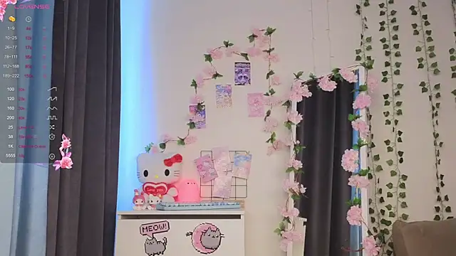 Snapshot of roxydolll chatting on 07/12/26, 02:02 roxydolll online show from 07/12/26, 02:02