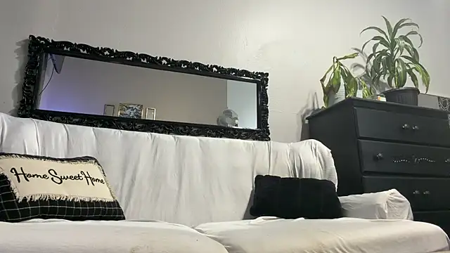 Pussyismyfavoritetaste online show from 04/25/26, 07:00