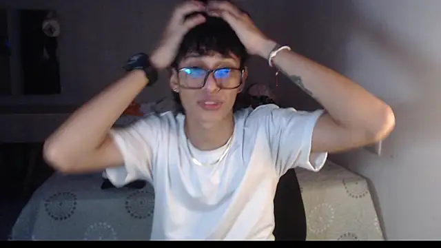 Snapshot of sung_yol chatting on 09/21/25, 06:26 sung yol online show from 09/21/25, 06:26