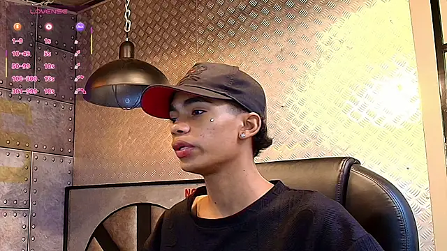 Snapshot of AlanCutee chatting on 09/16/25, 11:44 AlanCutee online show from 09/16/25, 11:44