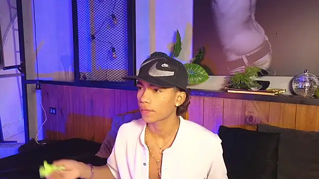 AlanCutee online show from 04/23/26, 12:29