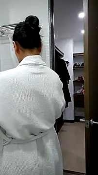 Snapshot of Esmeralda333 chatting on 01/13/26, 12:32 Esmeralda333 online show from 01/13/26, 12:32