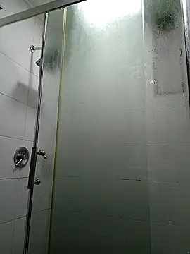 Snapshot of Esmeralda333 chatting on 02/15/26, 01:41 Esmeralda333 online show from 02/15/26, 01:41