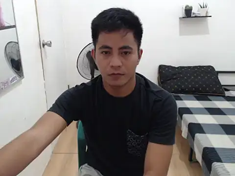 Snapshot of Lloyd_wintours chatting on 10/23/25, 04:28 Lloyd wintours online show from 10/23/25, 04:28