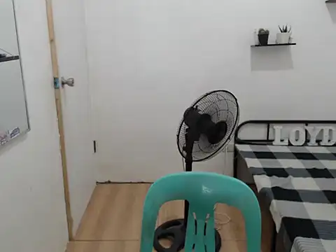 Snapshot of Lloyd_wintours chatting on 10/24/25, 07:32 Lloyd wintours online show from 10/24/25, 07:32