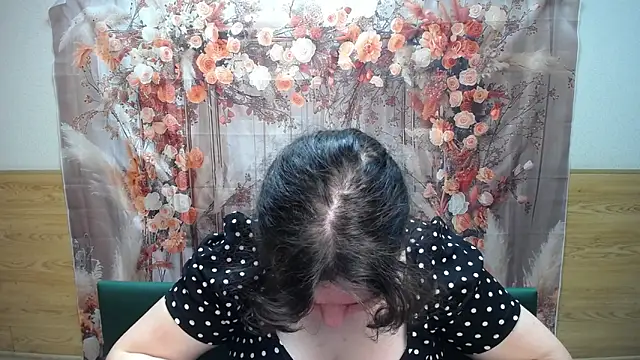 NeonilaLisova online show from 02/02/26, 12:15