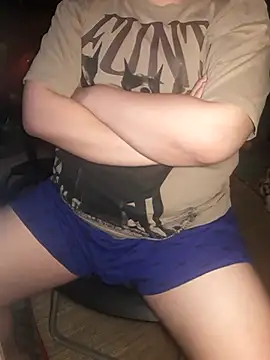 MinhTuan2002 online show from 10/04/25, 09:35