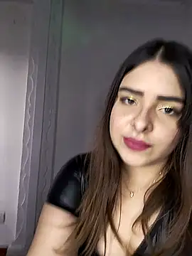 Snapshot of Nahomy_cm chatting on 10/31/25, 08:21 Nahomy cm online show from 10/31/25, 08:21