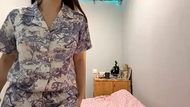 Adel strongwoman online show from 01/05/26, 06:33