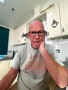 philefc online show from 10/28/25, 09:35