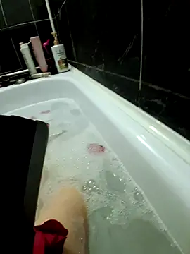 Snapshot of Anayssa_ chatting on 02/14/26, 06:15 Anayssa online show from 02/14/26, 06:15