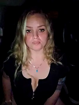 Snapshot of Bridgette03 chatting on 11/04/25, 01:54 Bridgette03 online show from 11/04/25, 01:54