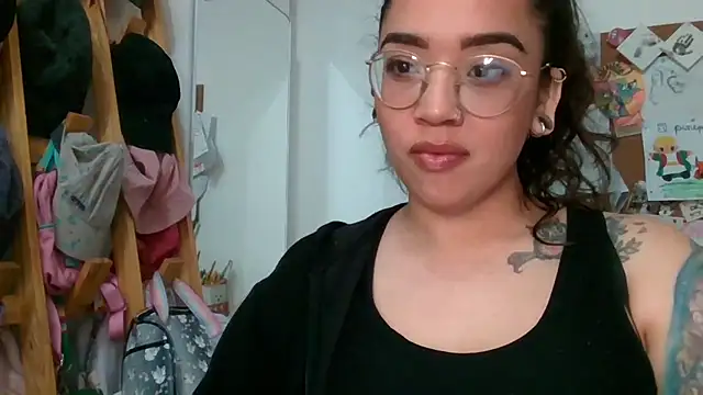 GypsyMamacita online show from 09/17/25, 02:52