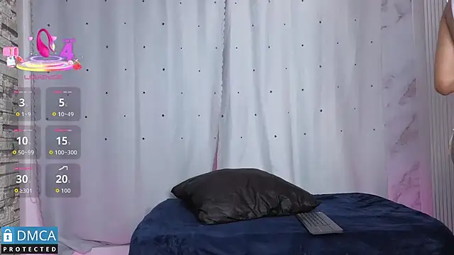 Snapshot of Clhoee_ chatting on 10/25/25, 03:14 Clhoee online show from 10/25/25, 03:14