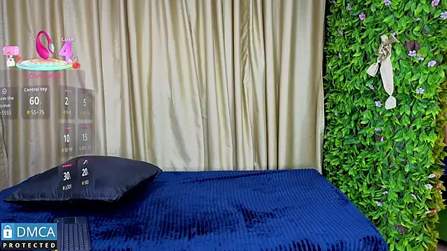 Snapshot of Clhoee_ chatting on 12/15/25, 03:11 Clhoee online show from 12/15/25, 03:11