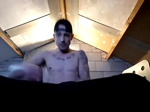 Snapshot of kompiee chatting on 01/14/26, 10:43 kompiee online show from 01/14/26, 10:43