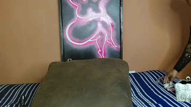 Snapshot of SexxyAddiict chatting on 09/26/25, 01:42 SexxyAddiict online show from 09/26/25, 01:42