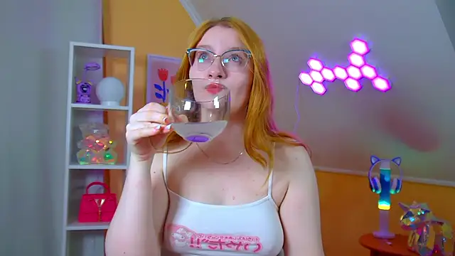 AliceAllisons online show from 04/24/26, 06:43