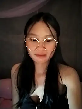 Snapshot of saronla_03 chatting on 10/28/25, 07:34 saronla 03 online show from 10/28/25, 07:34