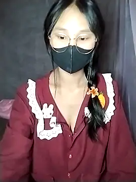 Snapshot of saronla_03 chatting on 10/30/25, 03:19 saronla 03 online show from 10/30/25, 03:19