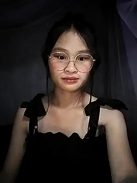 Snapshot of saronla_03 chatting on 11/08/25, 06:40 saronla 03 online show from 11/08/25, 06:40