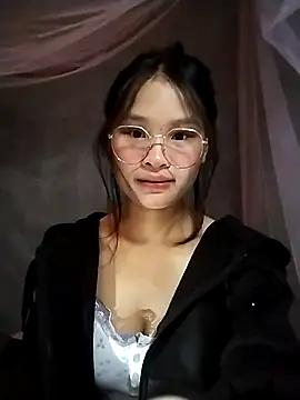 Snapshot of saronla_03 chatting on 11/15/25, 07:05 saronla 03 online show from 11/15/25, 07:05