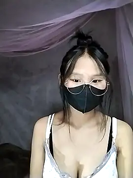 Snapshot of saronla_03 chatting on 11/16/25, 06:41 saronla 03 online show from 11/16/25, 06:41