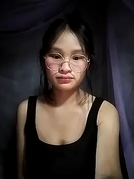 Snapshot of saronla_03 chatting on 11/21/25, 07:01 saronla 03 online show from 11/21/25, 07:01