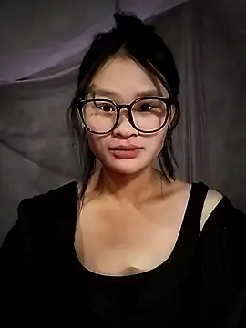 Snapshot of saronla_03 chatting on 12/02/25, 02:17 saronla 03 online show from 12/02/25, 02:17