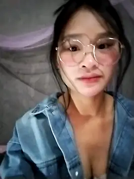 Snapshot of saronla_03 chatting on 12/03/25, 06:28 saronla 03 online show from 12/03/25, 06:28