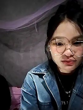 Snapshot of saronla_03 chatting on 12/05/25, 01:58 saronla 03 online show from 12/05/25, 01:58