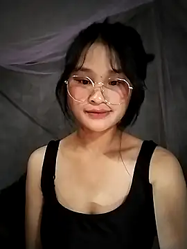 Snapshot of saronla_03 chatting on 12/14/25, 08:09 saronla 03 online show from 12/14/25, 08:09