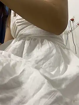   BabyShowPublic   online show from 09/23/25, 12:30