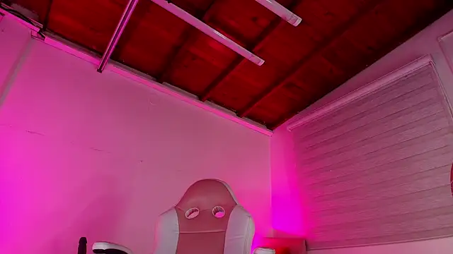 emma madi online show from 09/24/25, 11:57