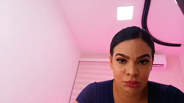 emma madi online show from 11/04/25, 11:53