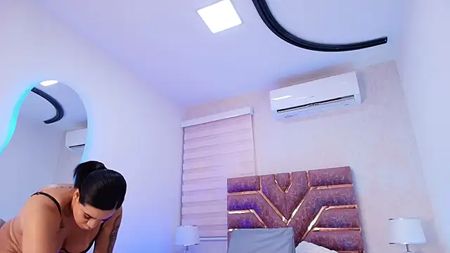 emma madi online show from 11/12/25, 11:54