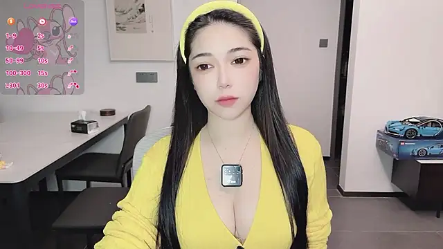 Snapshot of Scarlett-bb chatting on 11/04/25, 09:25 Scarlett-bb online show from 11/04/25, 09:25