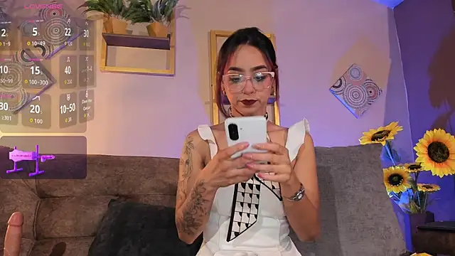 RACHELRUIZ online show from 10/09/25, 03:21