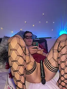 Snapshot of Nadja_Noir chatting on 01/06/26, 08:40 Nadja Noir online show from 01/06/26, 08:40