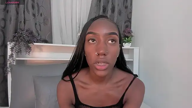 Mistt Mia online show from 10/02/25, 07:54