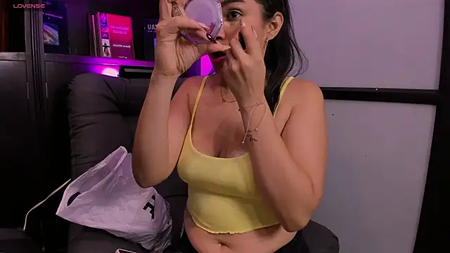 SamaraAnders  online show from 11/23/25, 04:23