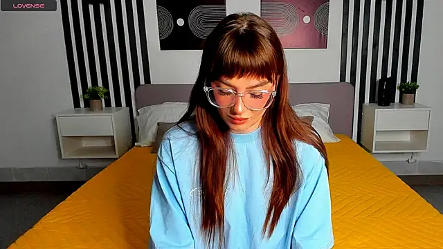 Emily Tylerr online show from 09/19/25, 08:16