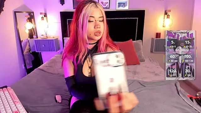 pinkk deemon online show from 04/17/26, 01:25