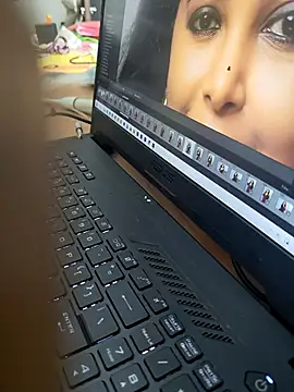 Snapshot of WickedSunny25 chatting on 10/28/25, 06:32 WickedSunny25 online show from 10/28/25, 06:32