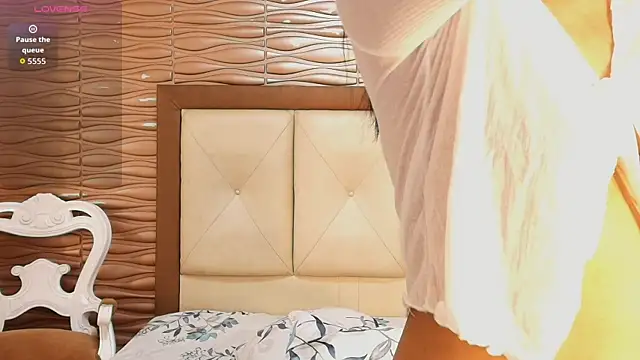 Miladiosa online show from 05/07/26, 12:32