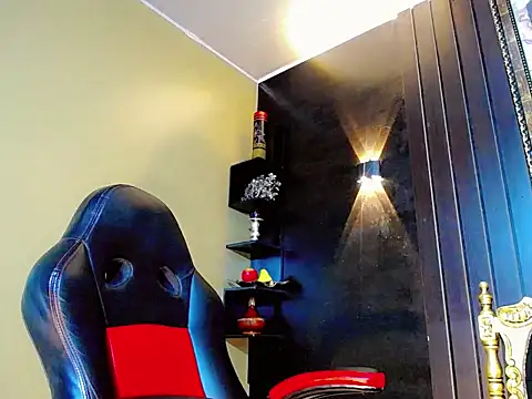 Kimberly Vazquez online show from 12/19/25, 03:24