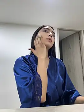 Snapshot of EmelyParker chatting on 09/15/25, 11:16 EmelyParker online show from 09/15/25, 11:16