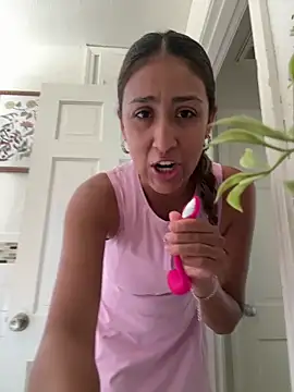 Snapshot of Sonnysoles chatting on 10/17/25, 06:10 Sonnysoles online show from 10/17/25, 06:10