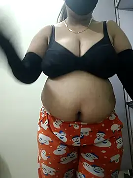 Snapshot of Bhabhiji1 chatting on 02/01/26, 06:06 Bhabhiji1 online show from 02/01/26, 06:06