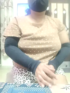 Snapshot of Bhabhiji1 chatting on 02/09/26, 07:29 Bhabhiji1 online show from 02/09/26, 07:29